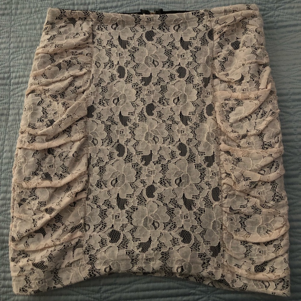 Forever 21 M Lacey light pink midi pencil skirt